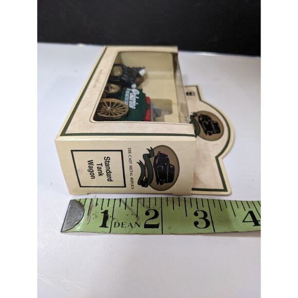 Chevron Commemorative Collection Die cut Chevron Model Atlas Tire Truck - Picture 3 of 7